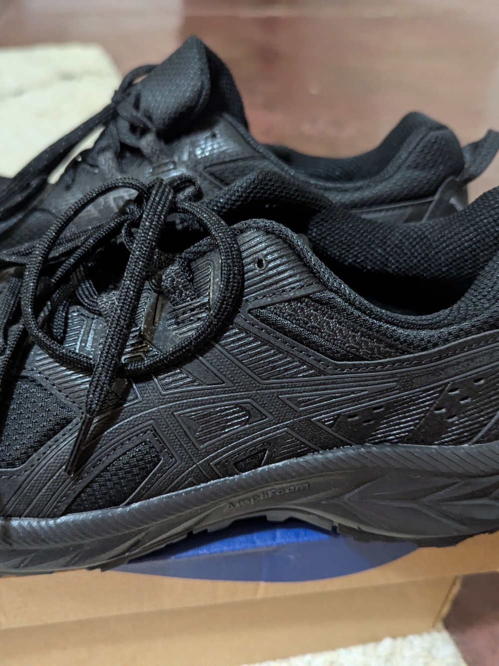 ASICS Women's Black Performance Running Shoes (9.5)